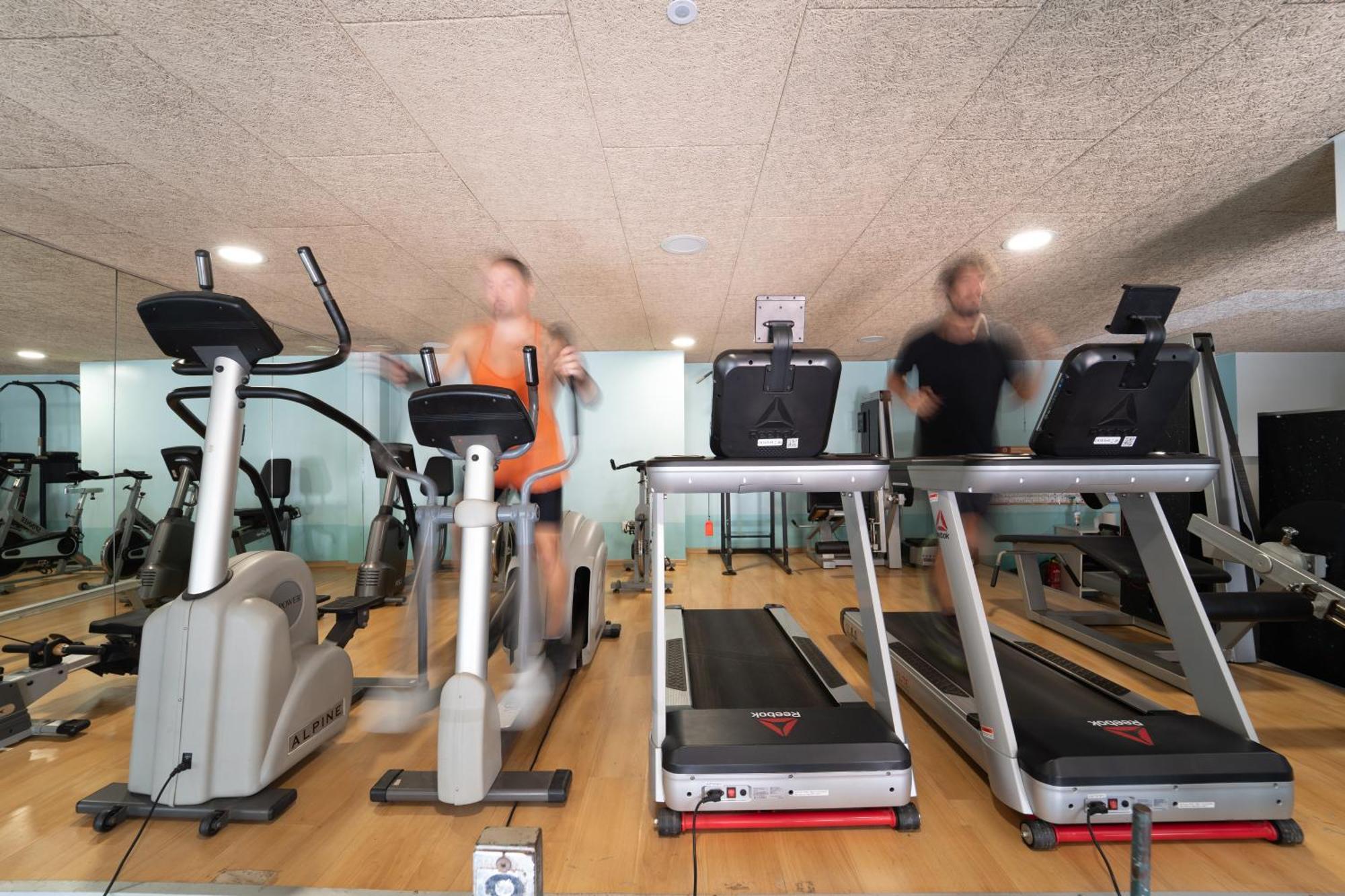 Hotel & Apartaments Thalassa Sport & Spa روساس المظهر الخارجي الصورة